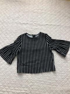 モノトーンストライプ短めトップス ストレッチのサムネイル