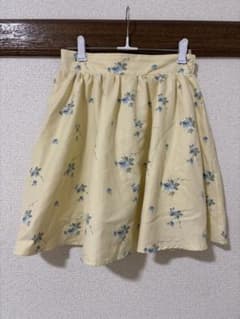 【美品】earth music&ecology 花柄ミニスカート イエロー春夏のサムネイル