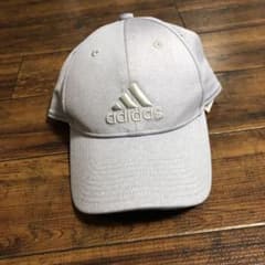 アディダス　adidas キャップ　帽子のサムネイル