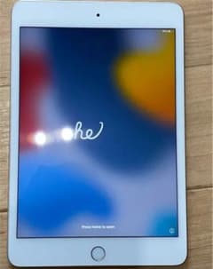 iPad mini5 64GB シルバー WiFiモデルのサムネイル