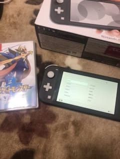 任天堂swichライト　ポケモンソード付き　即購入○のサムネイル
