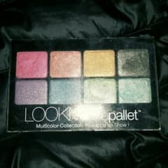✩LOOKMEのラメ入8色パレット✩のサムネイル