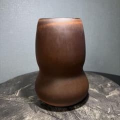 Kave  ガラスフラワーベース 花瓶 ブラウン【Ｊ4】 Kave Home ガラスフラワーベース 花瓶 ブラウン【J4】 - メルカリ