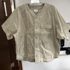 H&M ベージュ ボタン付きのサムネイル