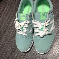 Newbalanceのサムネイル