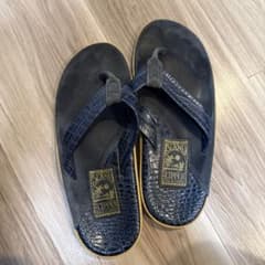 ISLAND SLIPPER トングサンダル ネイビー クロコ型押し 9 - メルカリ