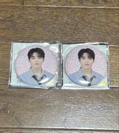 SEVENTEEN holiday 缶バッジ エスクプス 2点のサムネイル
