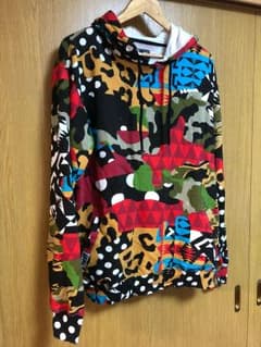 ★MYA様★ neff プルオーバー パーカー Lのサムネイル
