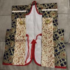伝統的なベストと草履のセットのサムネイル