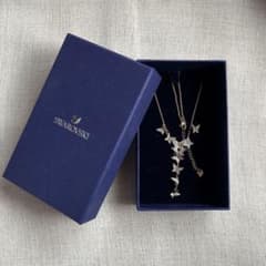 SWAROVSKI Liliaクリスタル 蝶々ドロップネックレス - メルカリ