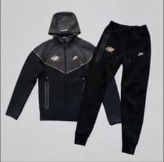 るあさん専用‼️Nike Syna World テックフリース セットアップ上下のサムネイル