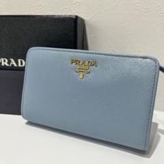 アギト ✨プラダ　二つ折り財布 アギト 様専用✨プラダ 二つ折り財布 - メルカリ