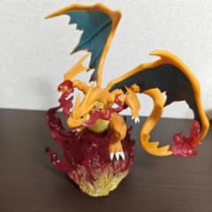 検品済 微瑕 リザードン フィギュア 炎エフェクト付き 20×20cmのサムネイル
