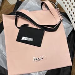 Prada beautyノベルティ　エコバッグ　ブラック　3点 プラダPrada beauty ノベルティ エコバッグ ピンク - メルカリ