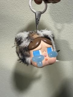 POP MART Crybaby ぬいぐるみ マスコットのサムネイル