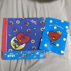 一番くじBT21 TATAバンダナとクリアファイルのサムネイル
