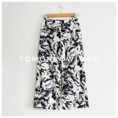 TOMORROWLAND コレクション モノクロリーフプリントクロップドパンツ TOMORROWLAND コレクション モノクロリーフプリントクロップドパンツ