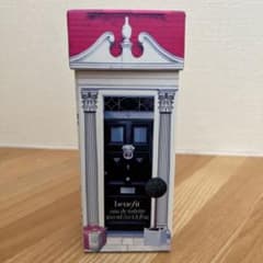 Benefit my place or yours Gina 香水のサムネイル