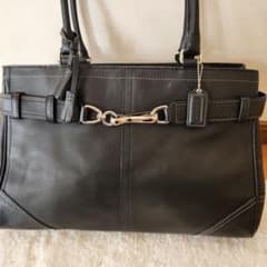 美品✨️COACHコーチ ブラック レザー ハンドバッグのサムネイル