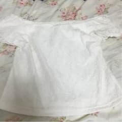 ホワイトトップスのサムネイル