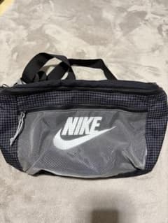 NIKE ボディバッグ ウエストポーチ ブラックのサムネイル
