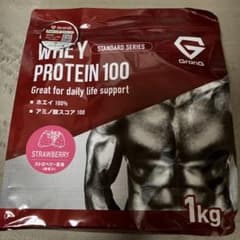 ホエイプロテイン100スタンダードストロベリー味のサムネイル