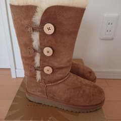 ＵＧＧ ムートンブーツ ベイリーボタン ベージュ サイズ21㎝のサムネイル