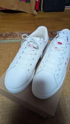 FILA コートプランピーライトホワイト ピンク スニーカー28cm