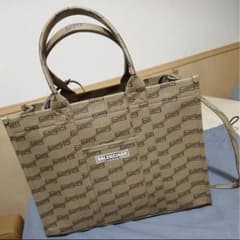 『期間限定大幅値下げ』バレンシアガ　バッグ　BALENCIAGAバッグのサムネイル