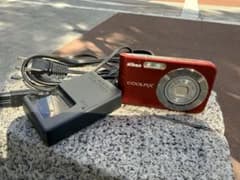 Nikon COOLPIX レッド S210本体 充電器付きのサムネイル