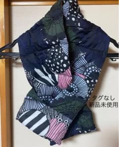 ユニクロ　マリメッコ　中綿マフラー　新品未使用のサムネイル