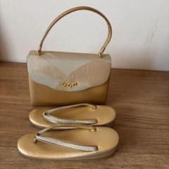 ゴールド　バックと草履のサムネイル
