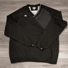 adidasのサムネイル
