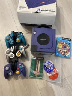 NINTENDO GAMECUBE 本体のみ コントローラー3個 ソフト付きのサムネイル