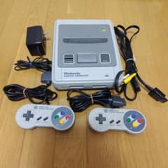 任天堂　スーパーファミコン 本体 コントローラー2個付き（おまけ付き）のサムネイル