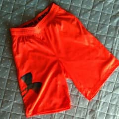 YLG　UNDER ARMOUR　ハーフパンツのサムネイル