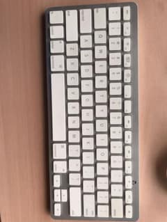 ジャンク　ワイヤレスキーボード 週末値下げ！のサムネイル