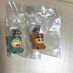 クレヨンしんちゃん めじるしアクセサリー みんなでくまパジャマ 2個セットのサムネイル