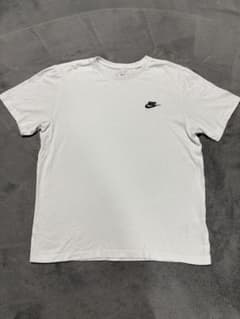 NIKE ホワイト Tシャツ 刺繍ロゴ入り (XL)のサムネイル