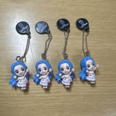 ワンピース　ネフェルタリ・ビビ　キーホルダー4個セット笑のサムネイル