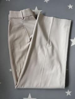 【美品】UNIQLO ユニクロ　タックワイドパンツ　Mサイズのサムネイル