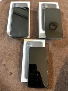 iPhone11本体（128GB×2台、64GB×1台）ブラックのサムネイル