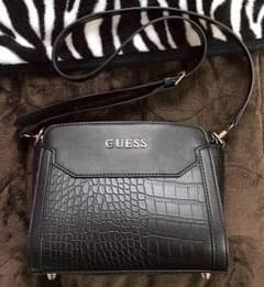 GUESS ショルダーバックのサムネイル
