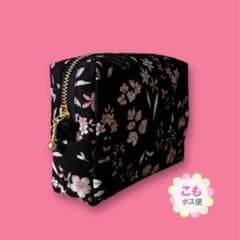 黒　ピンク　花　四角いファスナーポーチ　ボックスポーチ　スクエアポーチ
