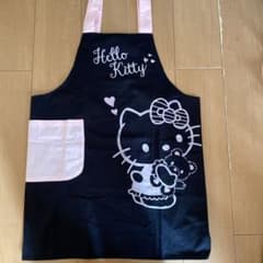 Hello Kitty エプロン 黒とピンク　美品のサムネイル