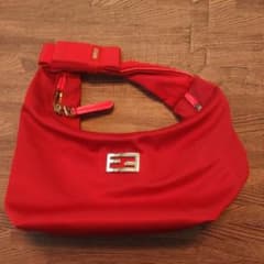 FENDI　赤　パーティーバッグ　バッグのサムネイル