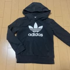 adidasロゴトレーナーのサムネイル