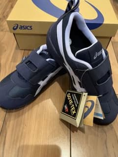 新品未使用　asics キッズ　ゴアテックス　スニーカー　女の子　21.5のサムネイル