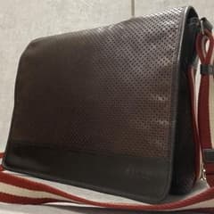極美品✨BALLY バリー ショルダーバッグ メッセンジャー A4可 大容量