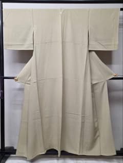 単衣 色無地 一つ紋 薄ベージュ 生成り 上品 身丈156cm 裄丈62cm 単衣 色無地 一つ紋 薄ベージュ 生成り 上品 身丈156cm 裄丈62cm